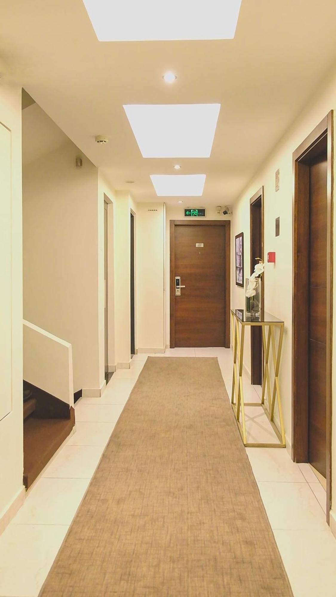The Parisian Hotel Бейрут Екстериор снимка